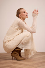 Afbeelding in Gallery-weergave laden, Long-Sleeve Stretch Lace Top O01-17-401 6800 Stone