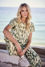 Afbeelding in Gallery-weergave laden, Short-Sleeve Top Green Fade C15-19-401 100001 PrintAloe