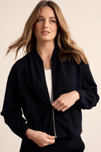 Afbeelding in Gallery-weergave laden, Structured Bomber Jacket  E01-19-801 9000 Black
