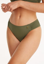 Afbeelding in Gallery-weergave laden, Bikini bottom    sash 60330 2186 deep olive
