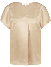 Afbeelding in Gallery-weergave laden, Crinkled Satin Top C40-15-401 002000 Sand
