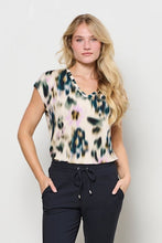 Afbeelding in Gallery-weergave laden, LUCIA FADED FLOWER TO268 51095 KN-Khaki multi
