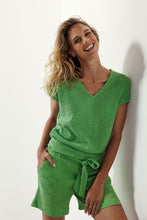 Afbeelding in Gallery-weergave laden, V-Neck Sleeveless Top K02-16-401 006070  Kiwi
