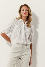 Afbeelding in Gallery-weergave laden, Short-Sleeved Fancy Blouse A05-15-301 001100 Off white
